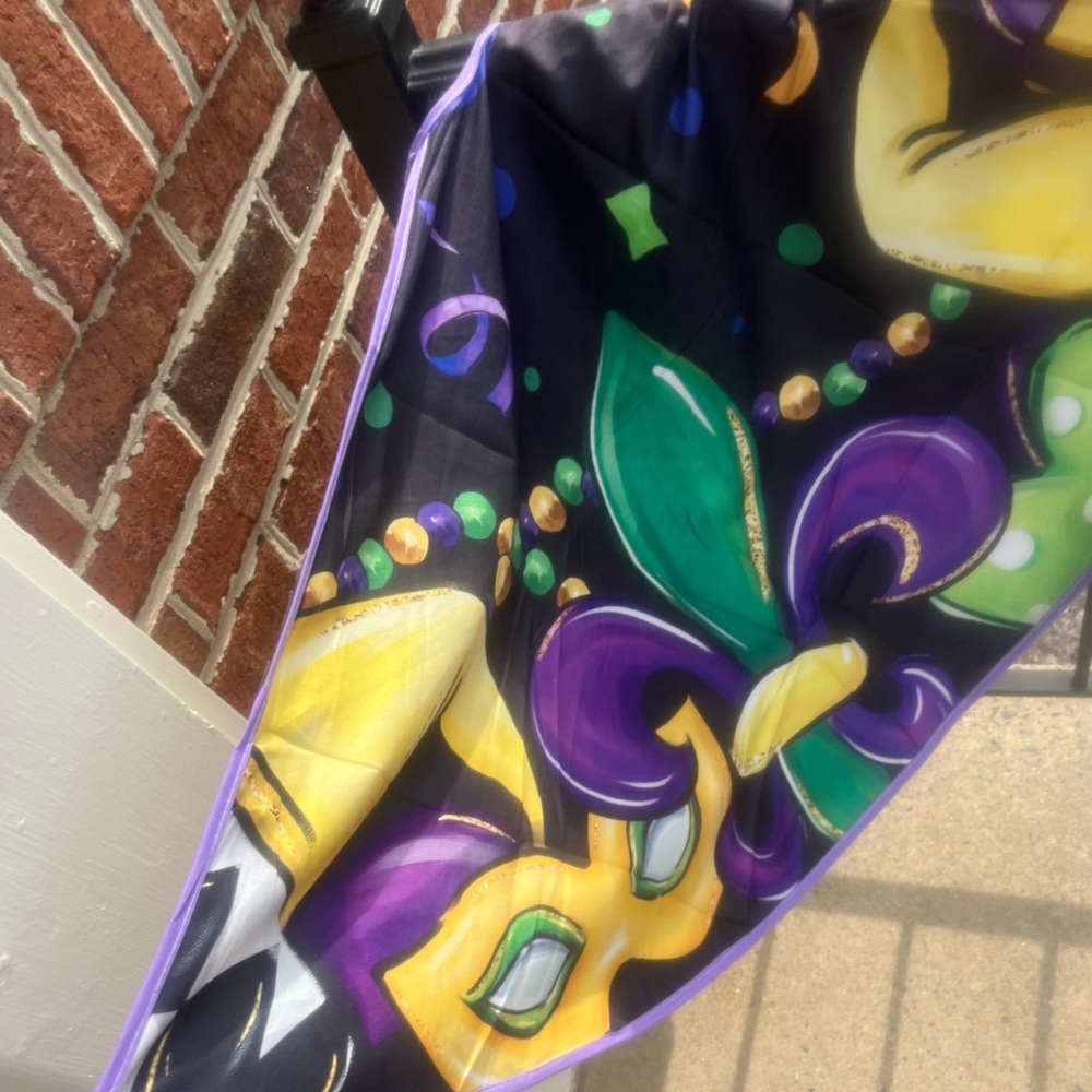 Mardi Gras Christmas Tree Skirt - Picture 5 of 16